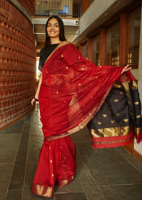 Handwoven Silk Cotton Red Maheshwari  Saree